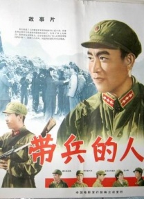而《星际穿越》剧组主创也齐齐现身，导演克里斯托弗·诺兰 惊悚片《荷兰镇》首曝预告 妮可·基德曼濒临崩溃 2025-02-26 2月25日，惊悚电影《荷兰镇》（Holland）发布首张海报及预告，影片由米米·凯夫执导，妮可·基德曼、马修·麦克费登、裘德·希尔、盖尔·加西亚·贝纳尔主演。