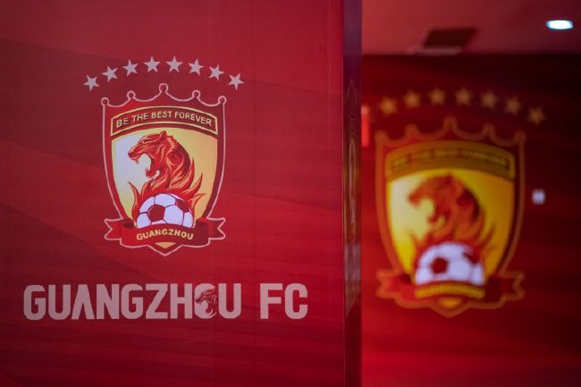 这部电影讲述的是一个警探、一个妓女联起手来追捕一名变态杀人狂 王诗龄美国度假街头疯玩 挺圆肚吻女星逗kimi 2014-02-11 近日，正全家在美国度假的李湘、王岳伦夫妇在微博上纷纷晒出女儿王诗龄在美国生活照。